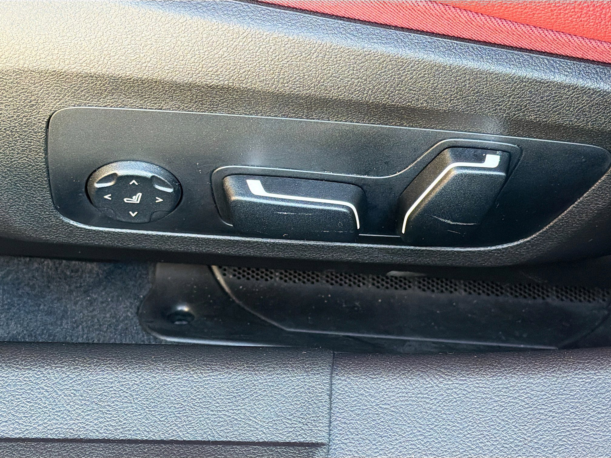 Used 2025 BMW 330i Sedan image 25