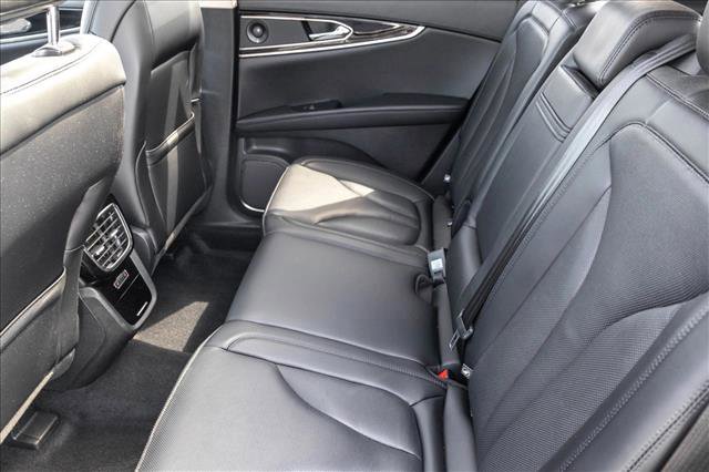 Used 2022 Lincoln Nautilus Reserve w/ Luxury Package AWD/4WD image 24