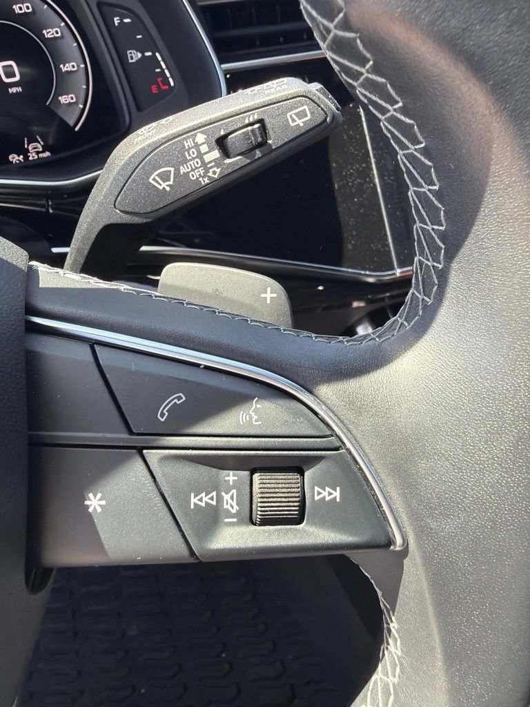 Used 2022 Audi Q8 Prestige w/ Prestige Package AWD/4WD image 14