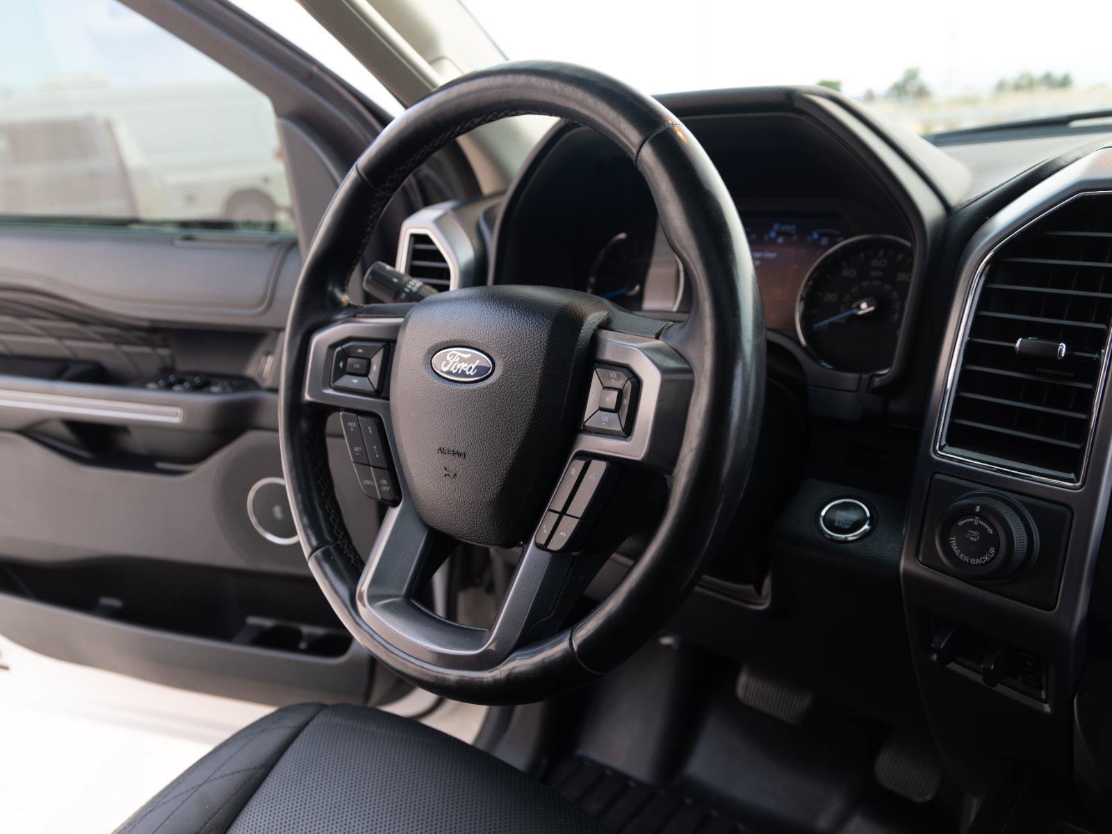 Used 2019 Ford Expedition Max Platinum AWD/4WD image 28