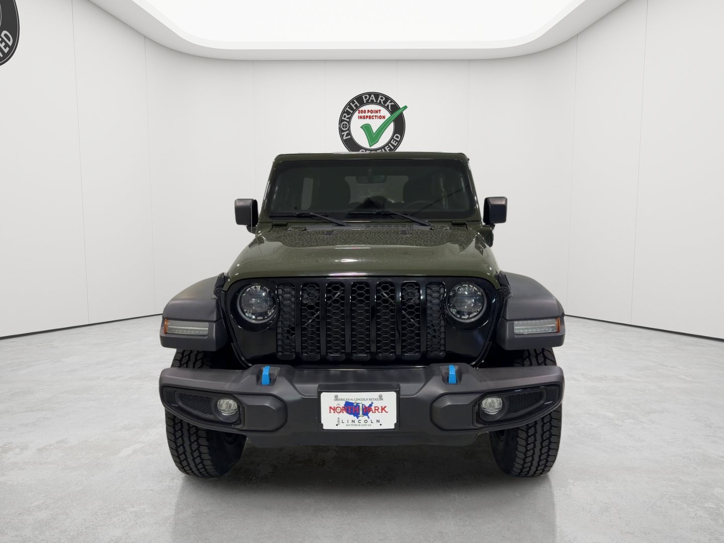 Used 2023 Jeep Wrangler Unlimited w/ Cold Weather Group AWD/4WD image 2
