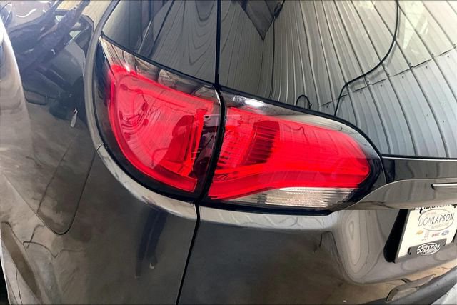 Used 2020 Chrysler Pacifica Touring w/ S Appearance Package image 8