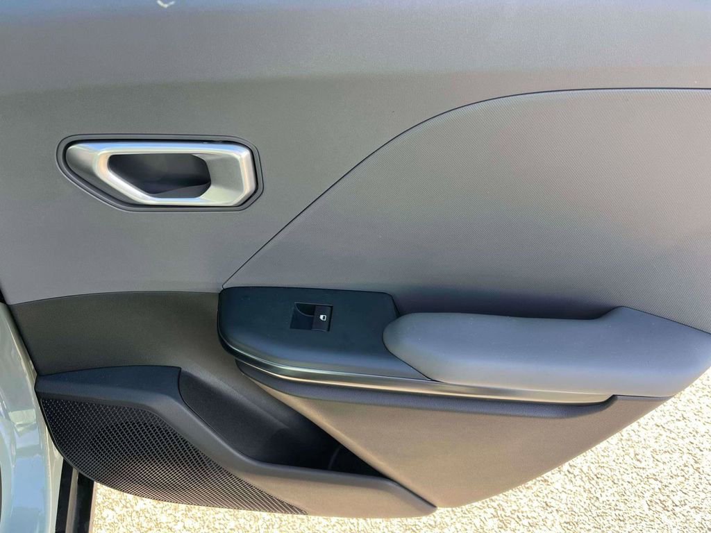Certified 2025 Kia K4 LXS image 8