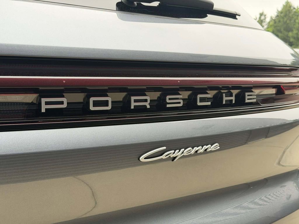 New 2026 Porsche Cayenne E-Hybrid AWD/4WD image 15