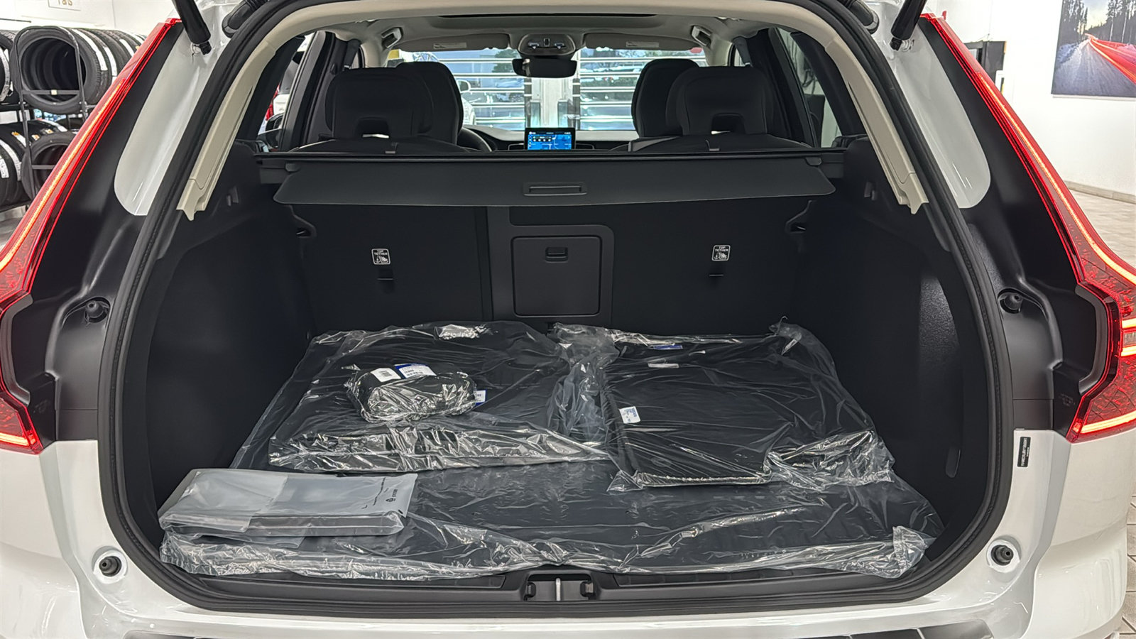 New 2027 Volvo XC60 B5 Core AWD/4WD image 29
