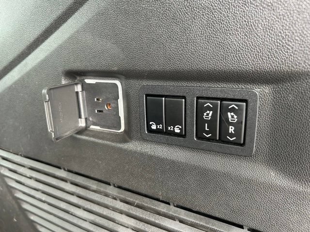 Used 2021 Chevrolet Tahoe High Country w/ Premium Package AWD/4WD image 56
