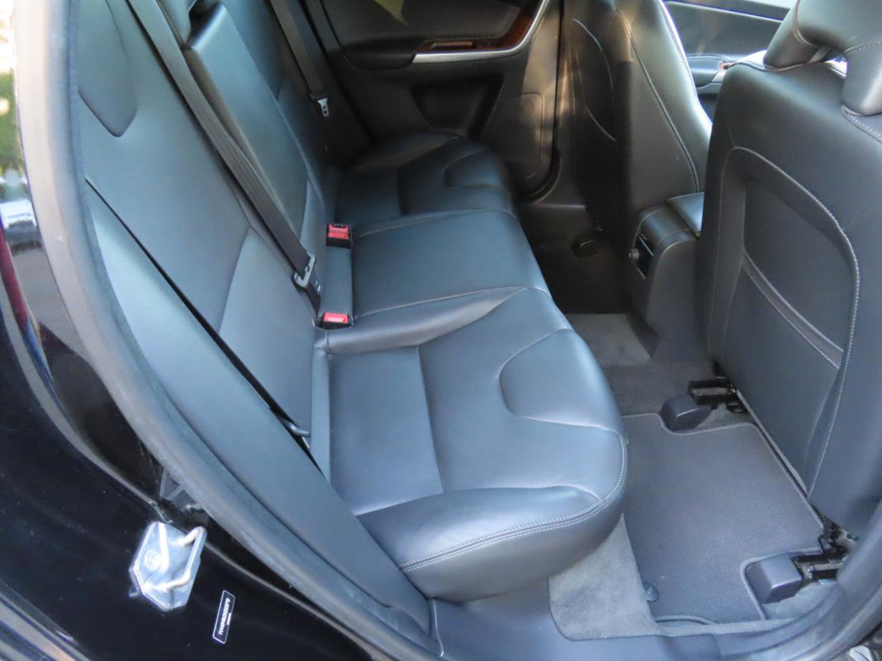 Used 2017 Volvo XC60 T5 Inscription w/ Advanced Package AWD/4WD image 19
