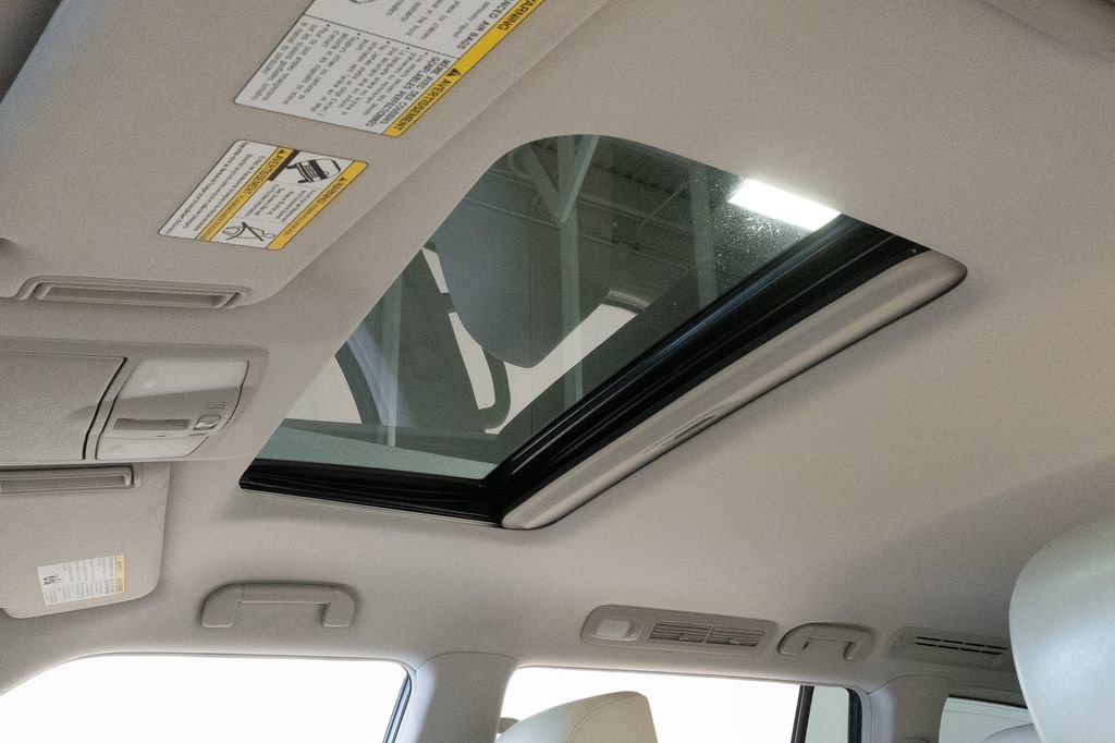 Used 2011 INFINITI QX56 4WD w/ Theater Pkg image 7