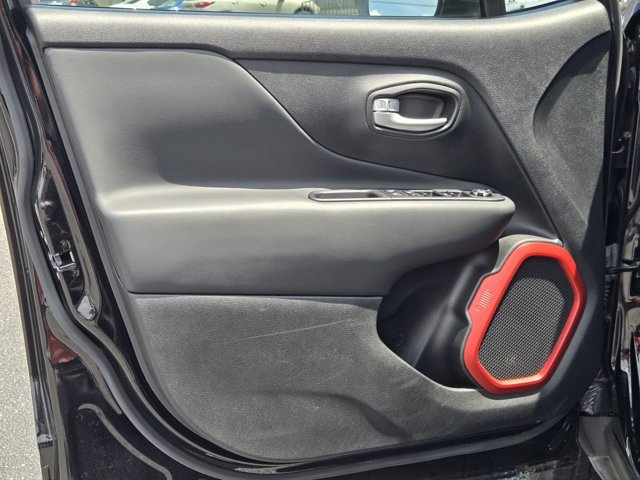 Used 2023 Jeep Renegade Trailhawk AWD/4WD image 84