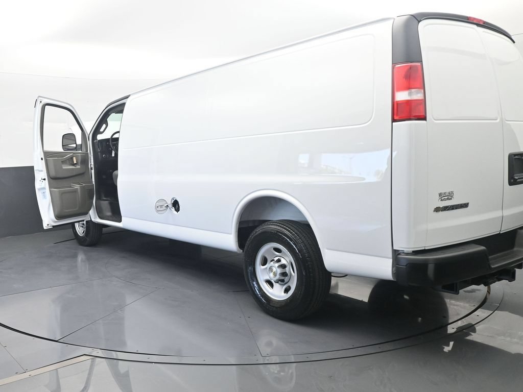 New 2026 Chevrolet Express 2500 Extended w/ Driver Convenience Package RWD image 72