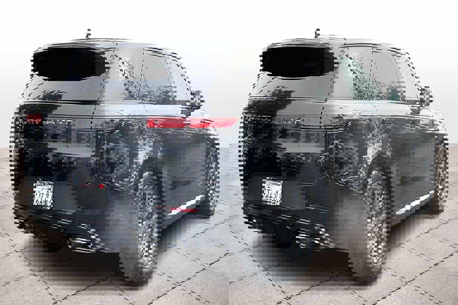 Used 2025 Land Rover Range Rover Sport image 16