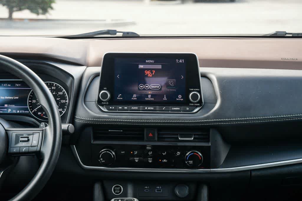Used 2023 Nissan Rogue S FWD image 13