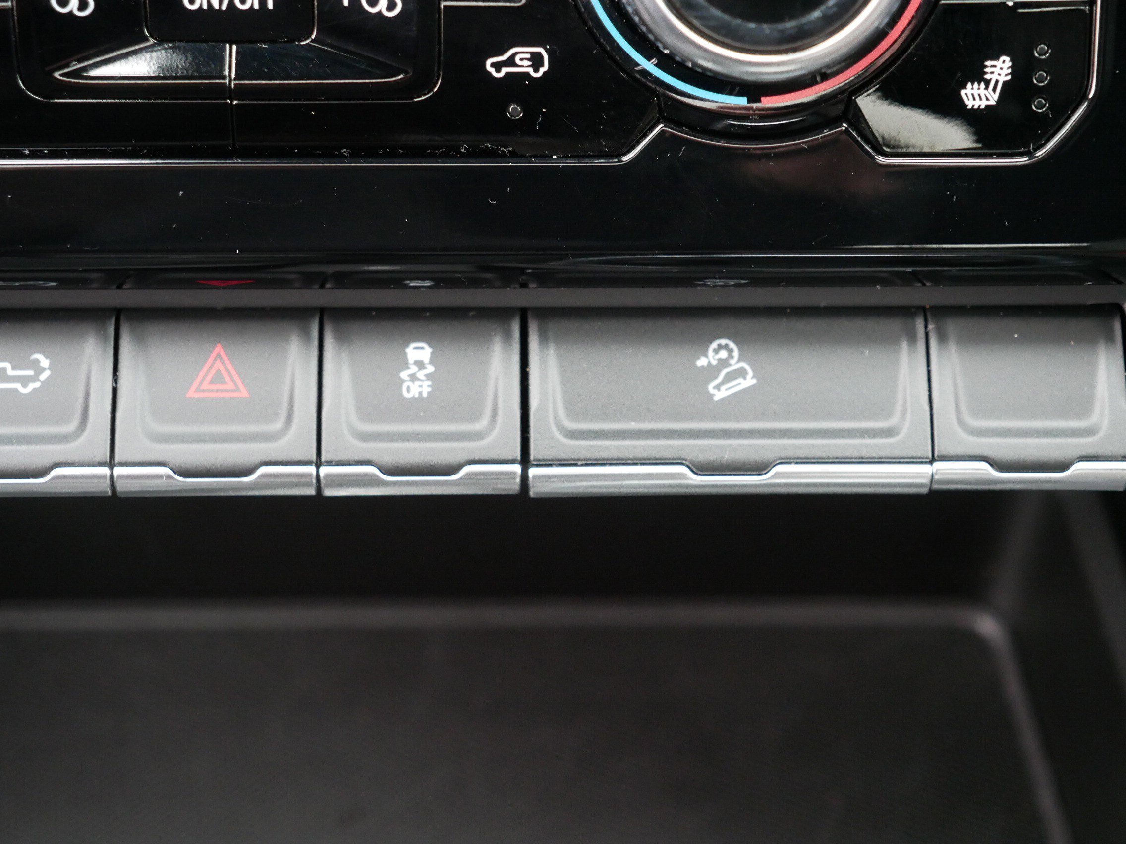 Used 2024 GMC Sierra 3500 Denali w/ Denali Reserve Package image 32