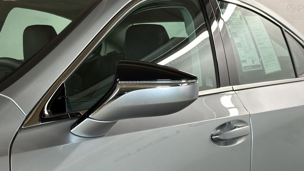 Certified 2023 Lexus ES 350 w/ Premium Package image 4