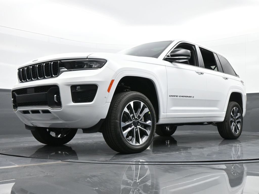 Used 2024 Jeep Grand Cherokee Overland w/ Luxury Tech Group IV image 58