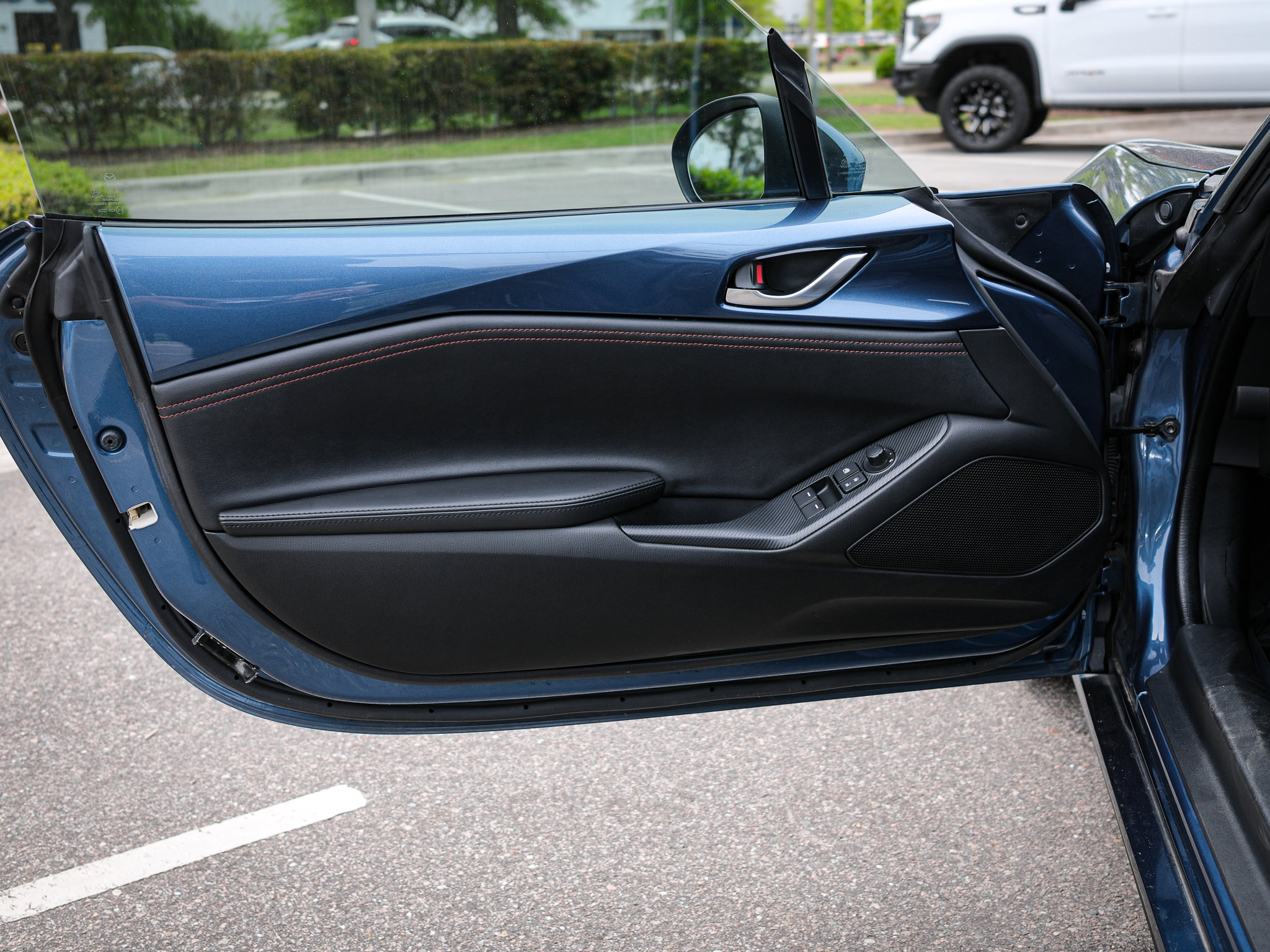 Used 2019 MAZDA MX-5 Miata RF Grand Touring image 14