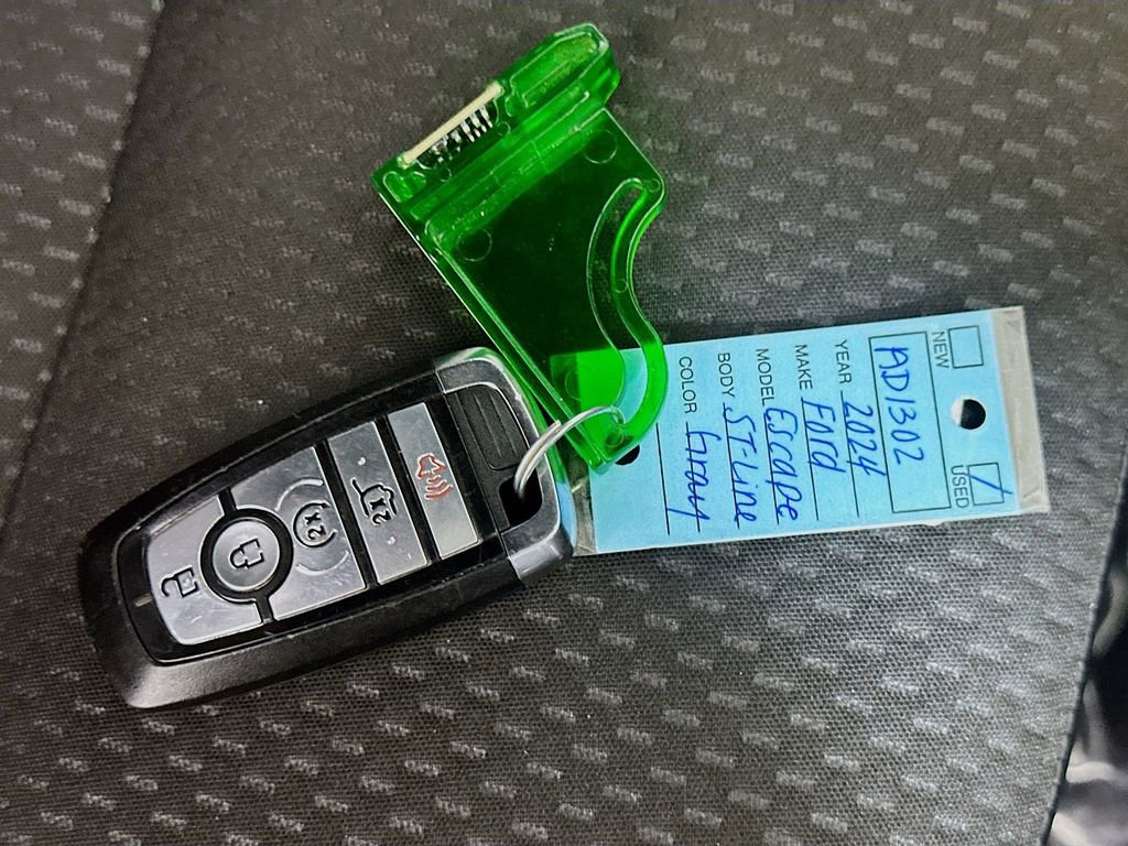 Used 2024 Ford Escape ST-Line AWD/4WD image 36