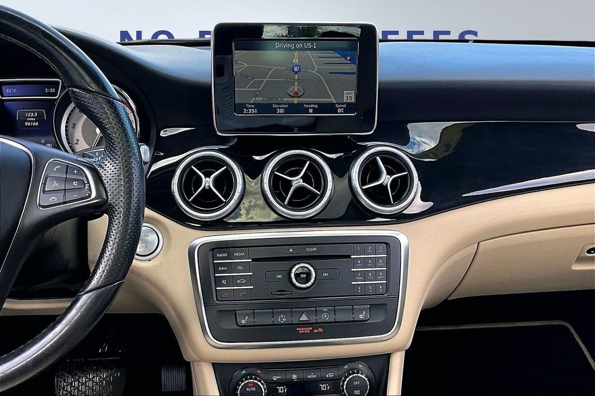 Used 2015 Mercedes-Benz CLA 250 image 9