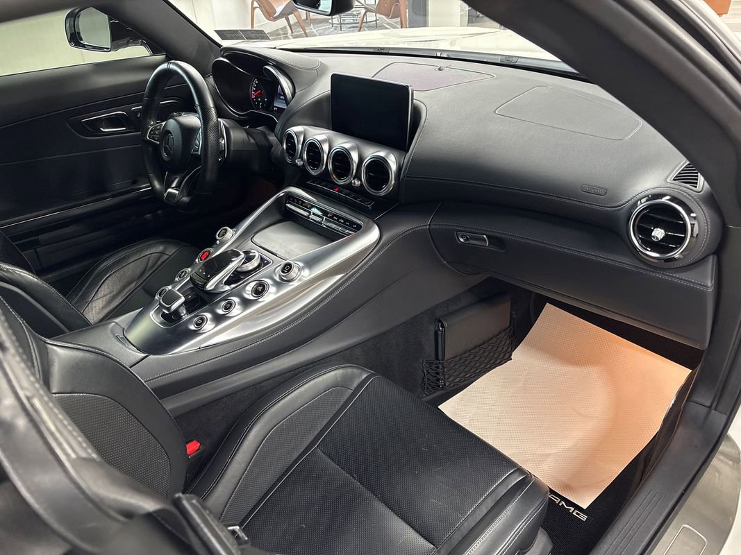 Used 2018 Mercedes-Benz AMG GT Roadster w/ Lane Tracking Package image 41
