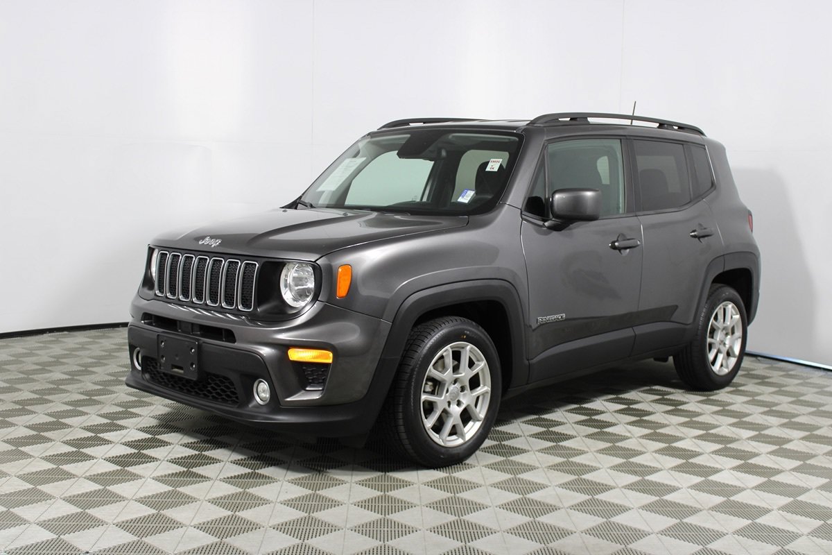 Used 2019 Jeep Renegade Latitude w/ Popular Equipment Group FWD image 3