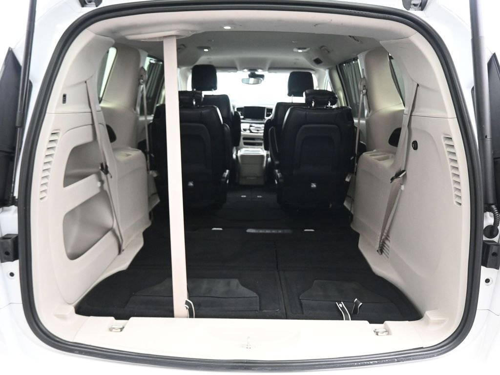 Used 2022 Chrysler Pacifica Touring-L image 64