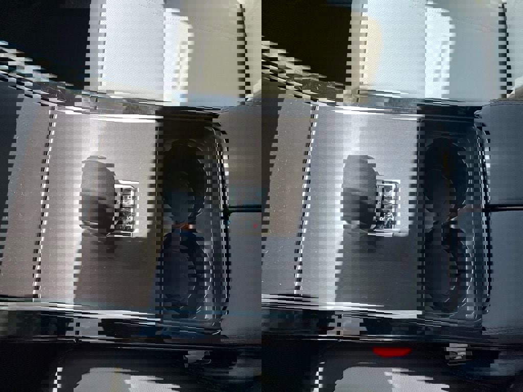 New 2026 Land Rover Range Rover Velar Dynamic SE image 18