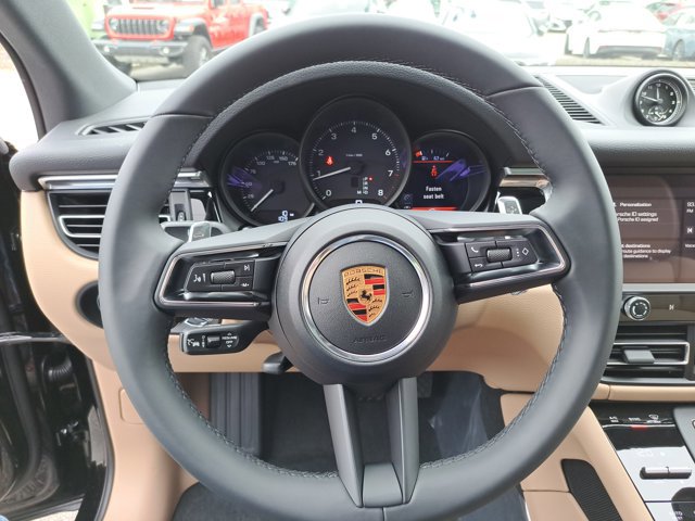 Used 2026 Porsche Macan AWD/4WD image 28