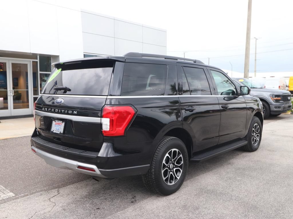 Certified 2024 Ford Expedition XLT RWD image 16