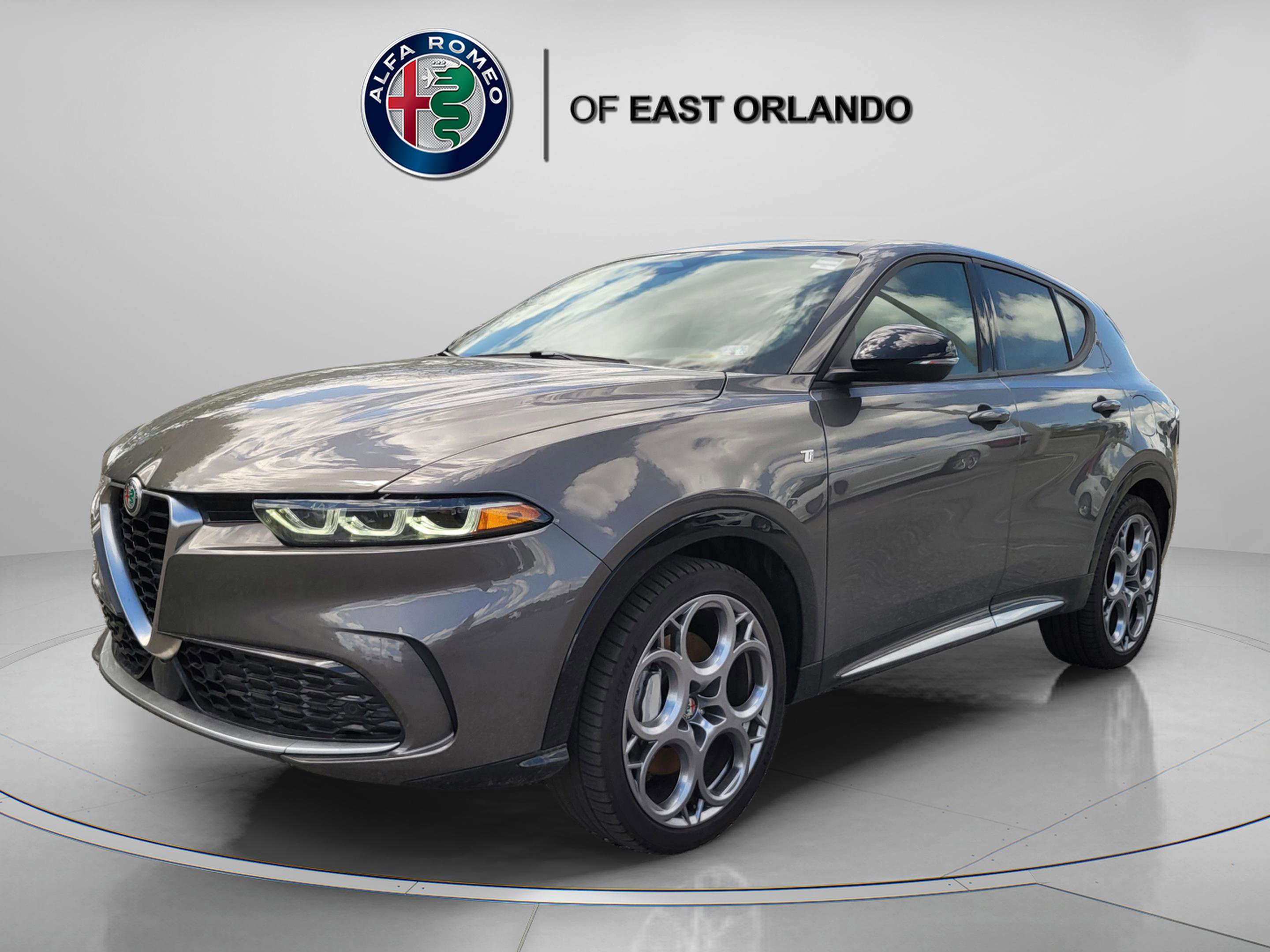 Used 2024 Alfa Romeo Tonale Ti AWD/4WD image 2