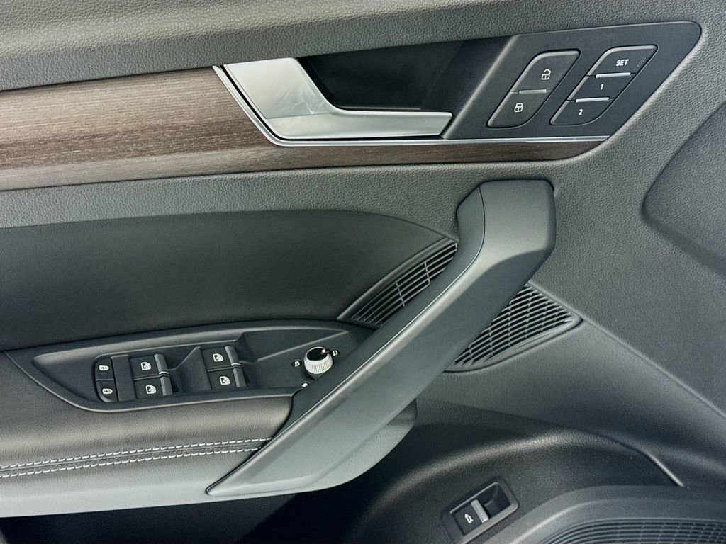 Used 2021 Audi Q5 2.0T Premium Plus w/ Premium Plus Package image 23