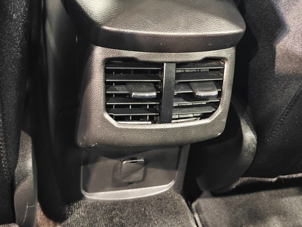 Used 2014 Ford Fusion SE FWD image 29