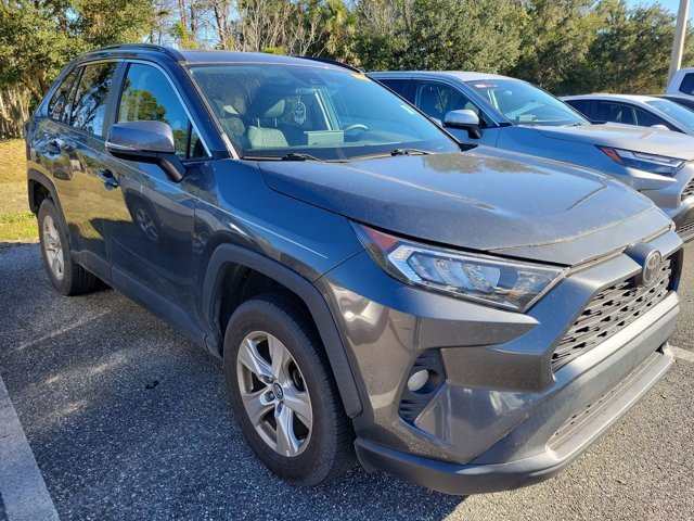 Used 2020 Toyota RAV4 XLE image 2