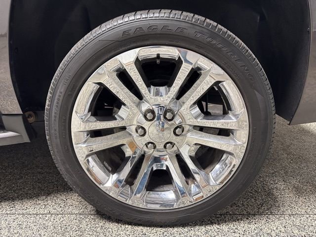 Used 2017 Chevrolet Suburban LT AWD/4WD image 19