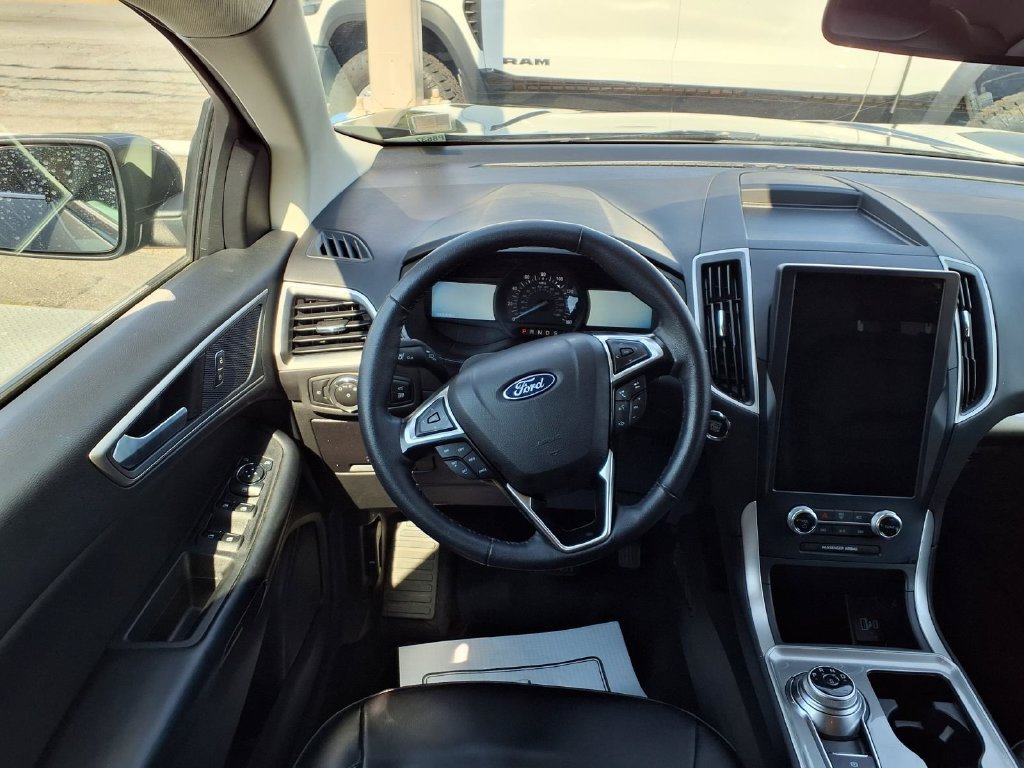 Used 2023 Ford Edge SEL w/ Convenience Package AWD/4WD image 3
