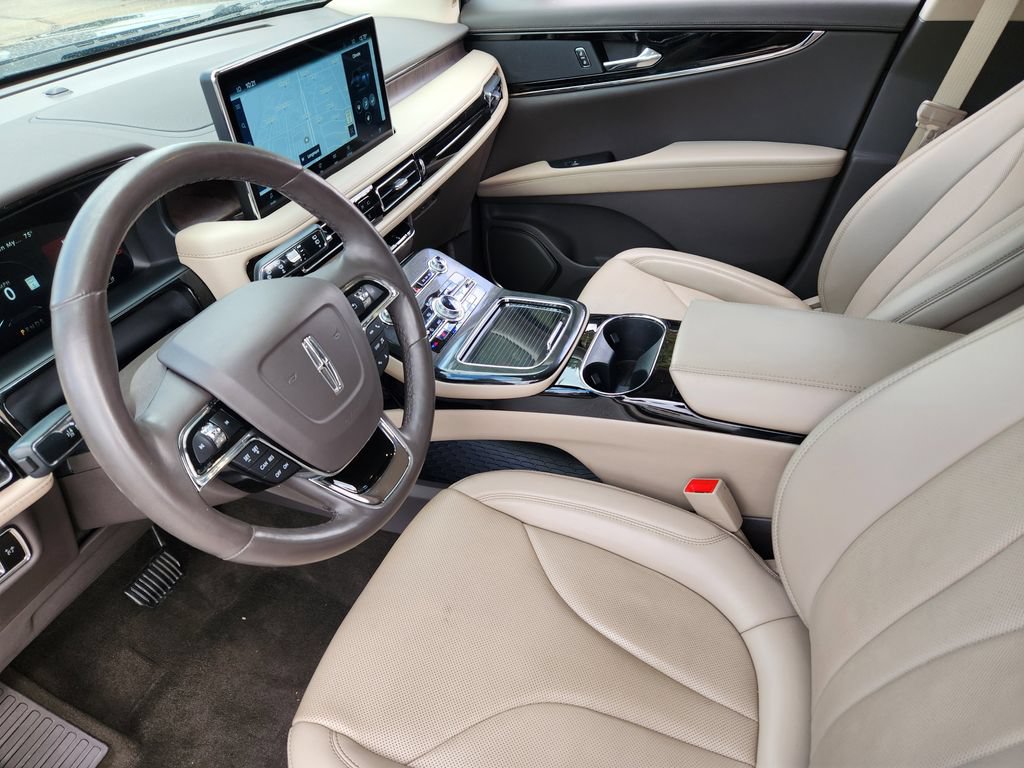 Used 2023 Lincoln Nautilus Reserve AWD/4WD image 7