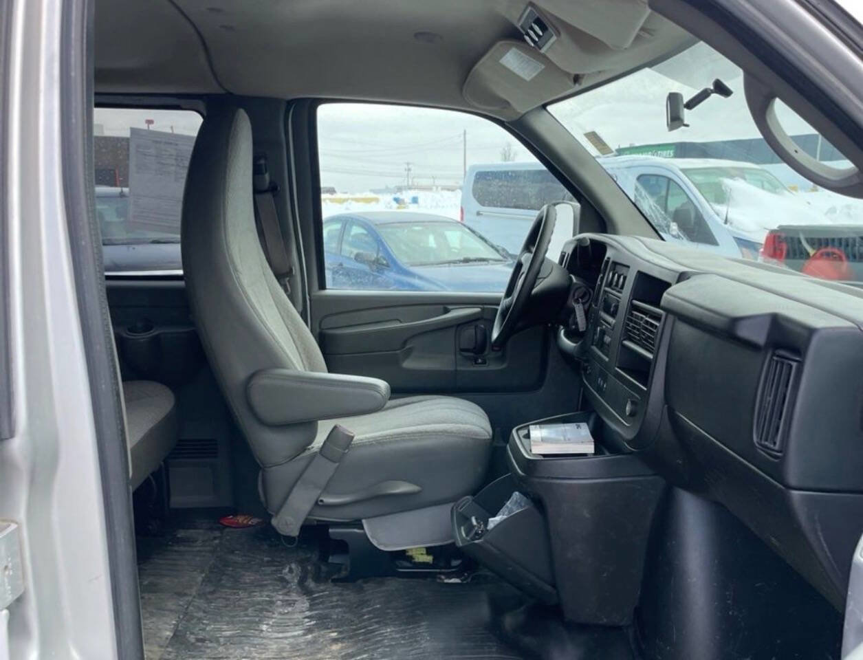 Used 2012 GMC Savana 3500 LS w/ Power Package image 12