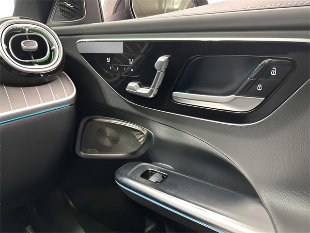 Used 2025 Mercedes-Benz C 300 4MATIC Sedan image 33
