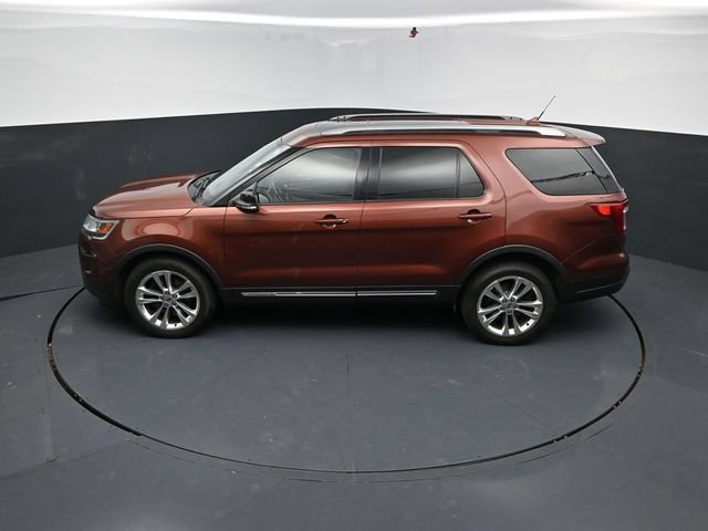 Used 2018 Ford Explorer XLT w/ Equipment Group 202A AWD/4WD image 58