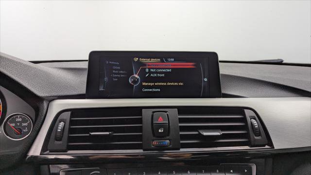 Used 2015 BMW M4 Convertible image 22