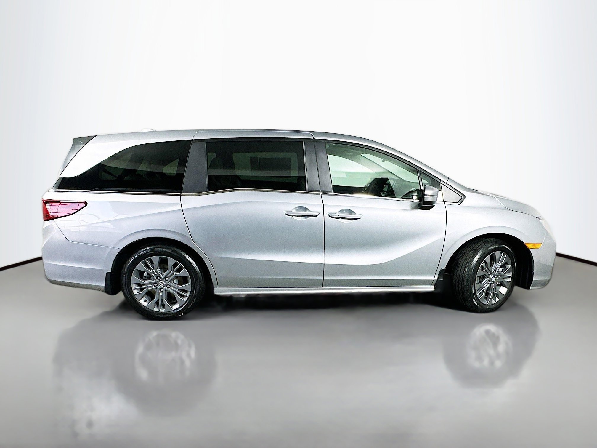 New 2026 Honda Odyssey Touring image 8