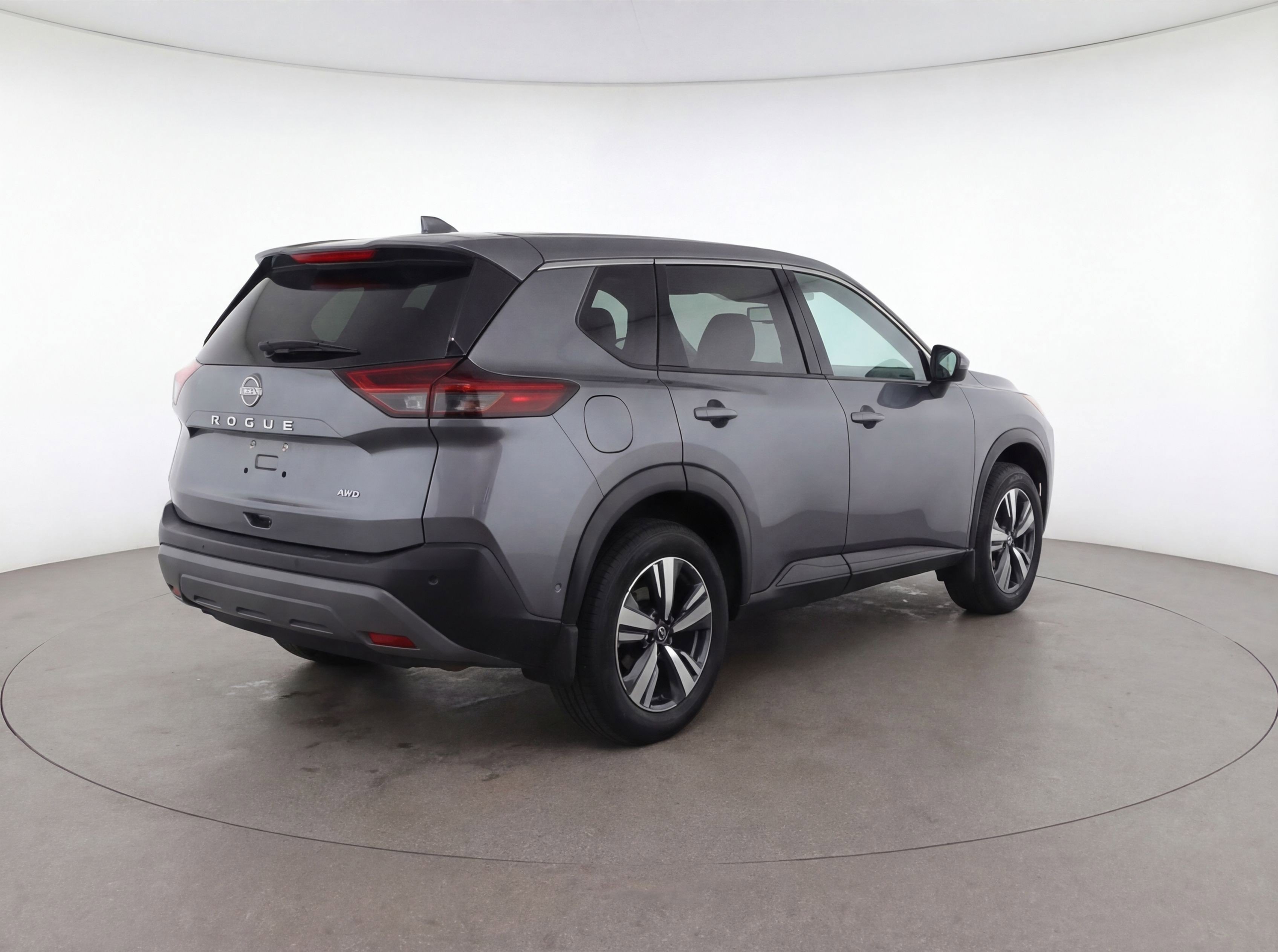 Used 2025 Nissan Rogue SV image 9