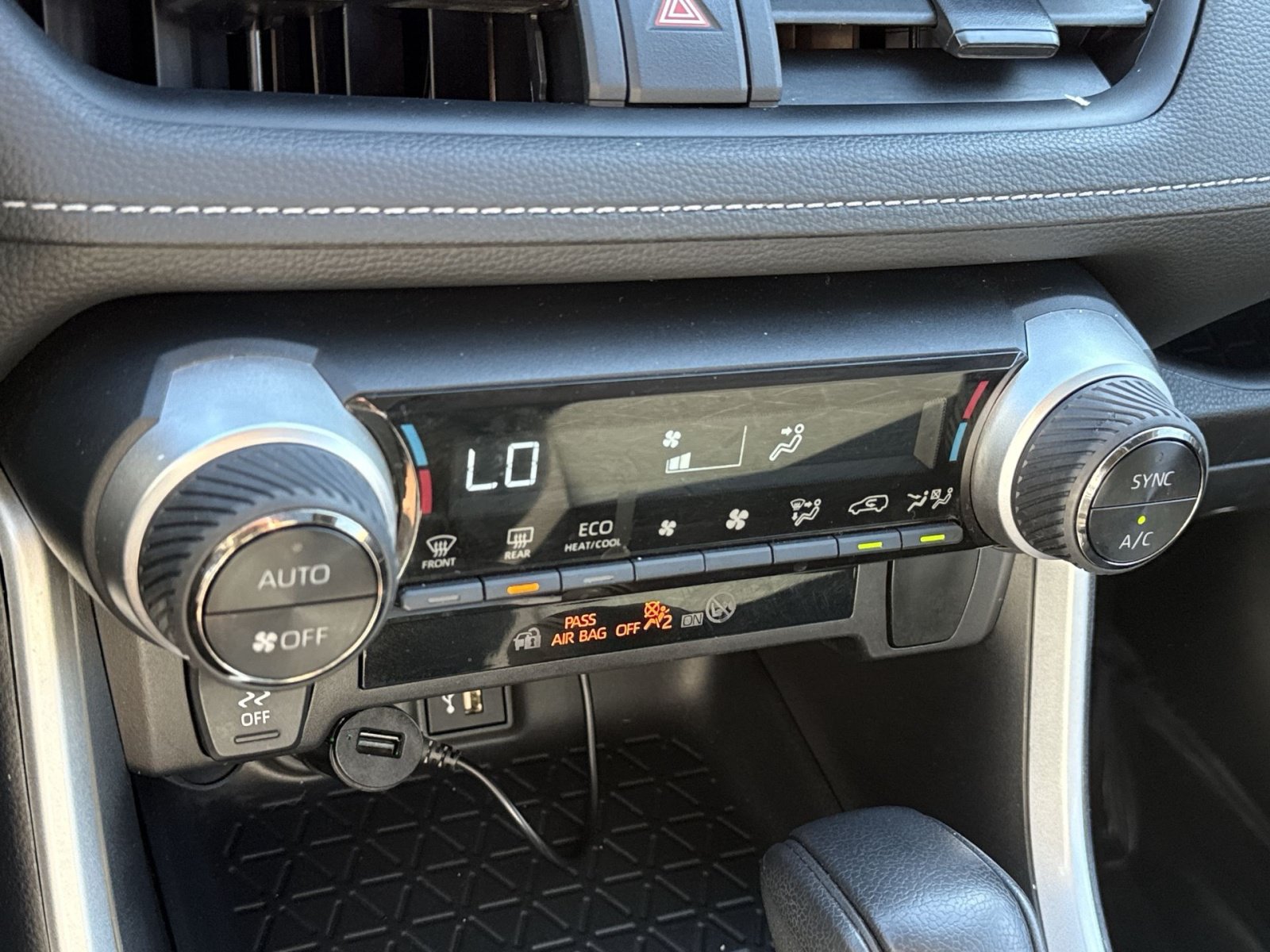 Used 2025 Toyota RAV4 XLE w/ Convenience Package AWD/4WD image 23