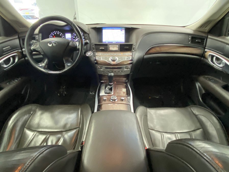 Used 2016 INFINITI Q70 L 3.7 w/ Deluxe Touring Package AWD/4WD image 27