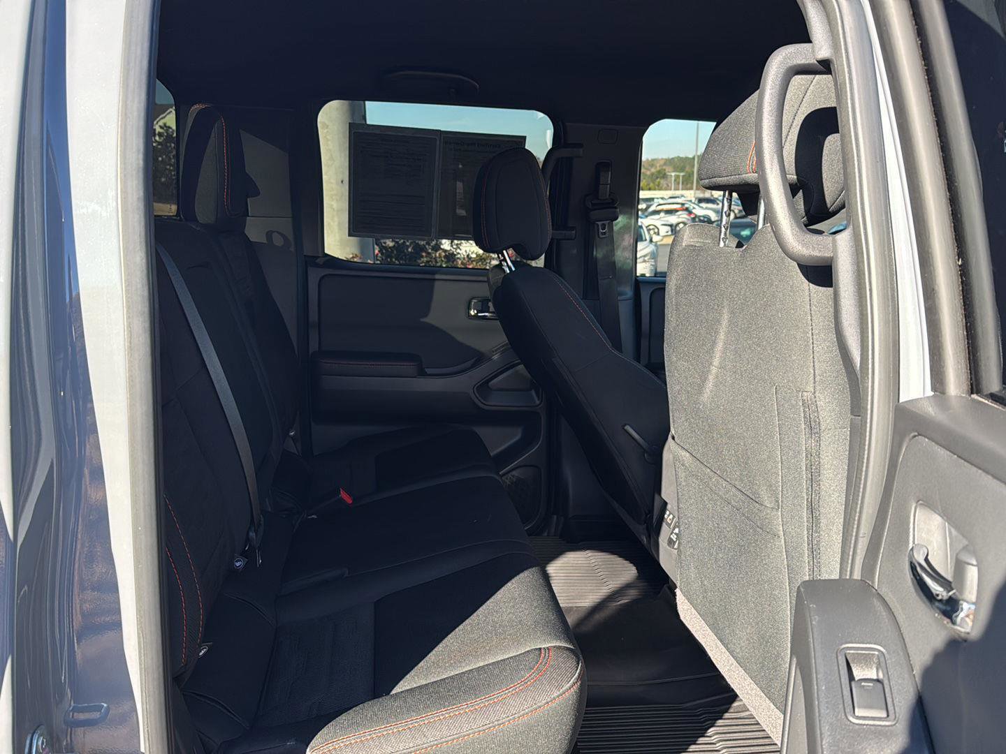 Used 2024 Nissan Frontier PRO-4X w/ Pro Convenience Package image 11