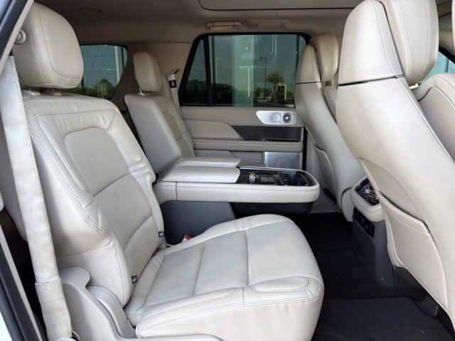 Used 2020 Lincoln Navigator L Reserve w/ Equipment Group 208A Reserve AWD/4WD image 23