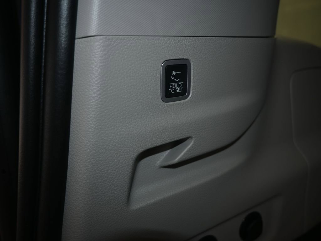 Used 2024 Jeep Grand Wagoneer L 4WD image 44