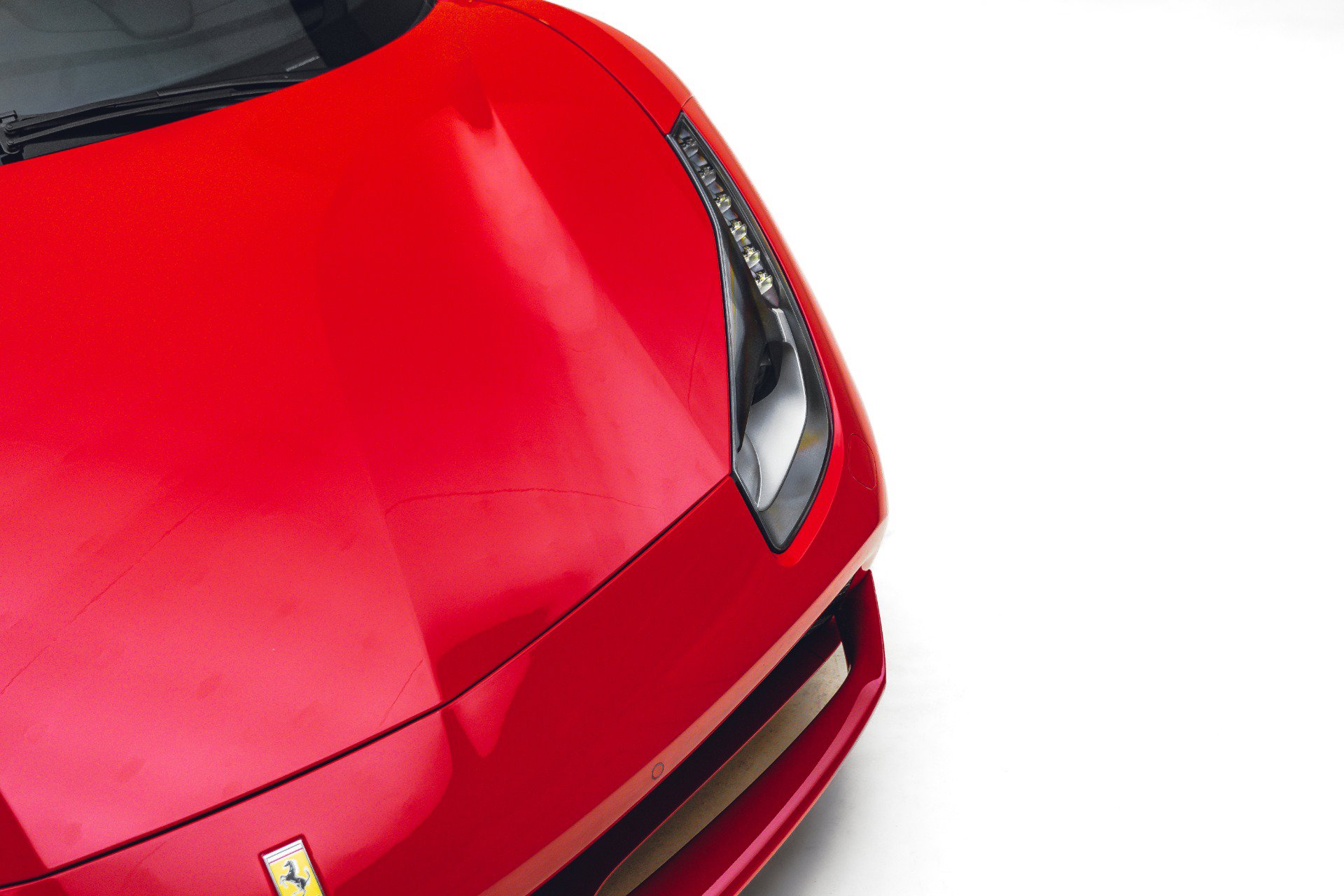 Used 2017 Ferrari 488 GTB RWD image 11
