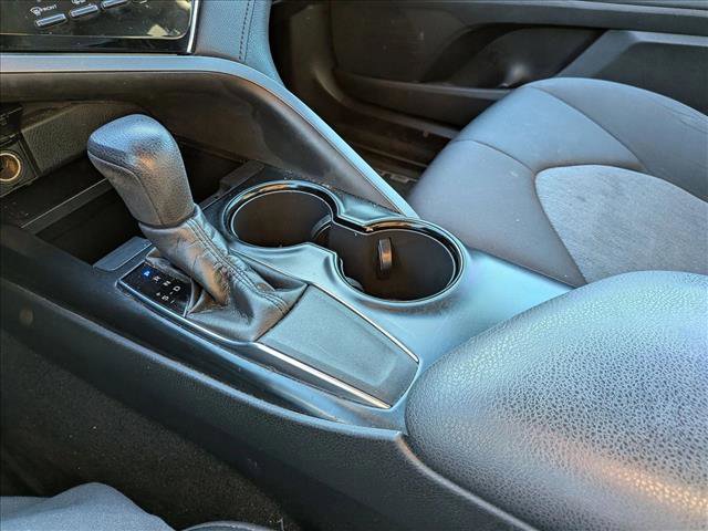 Used 2018 Toyota Camry LE image 11