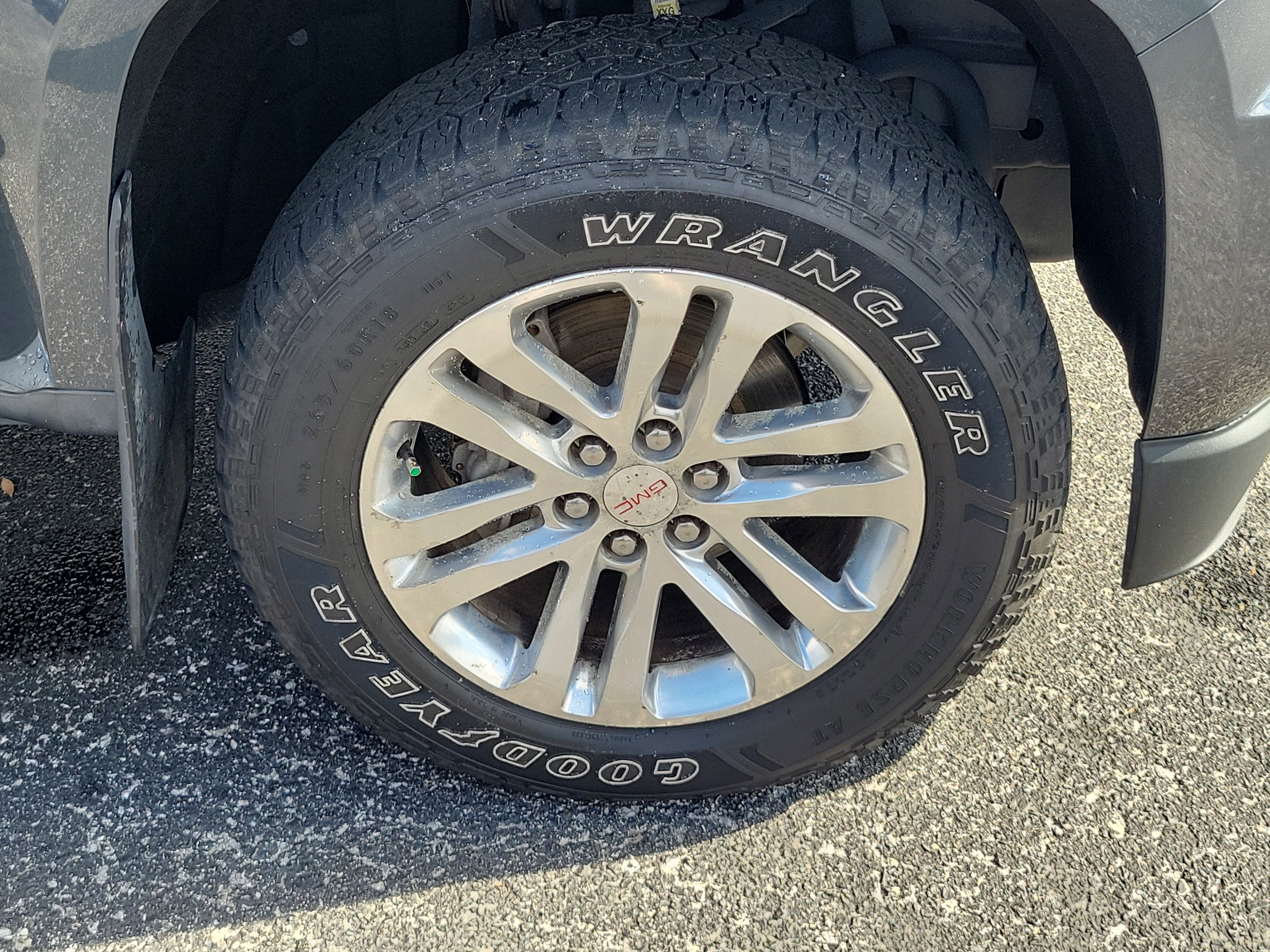 Used 2017 GMC Canyon SLT w/ Driver Alert Package image 9