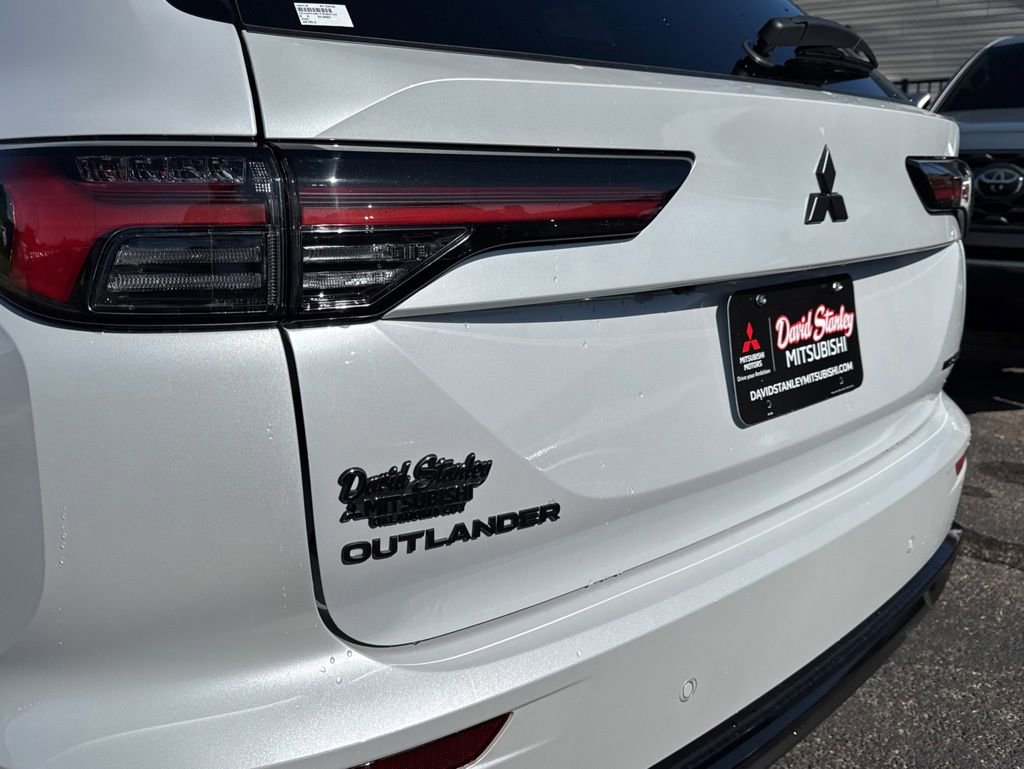 New 2026 Mitsubishi Outlander LE FWD image 47